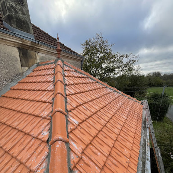 Nos réalisations toiture traditionnelle faîtage scellé Nos réalisations toiture traditionnelle faîtage scellé